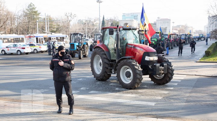 Площадь Великого национального собрания опустела: фермеры свернули протесты (ФОТОРЕПОРТАЖ)