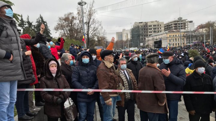 В Кишинёве прошел митинг за досрочные парламентские выборы (ФОТО)