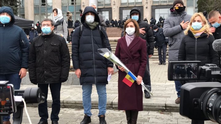 В Кишинёве прошел митинг за досрочные парламентские выборы (ФОТО)