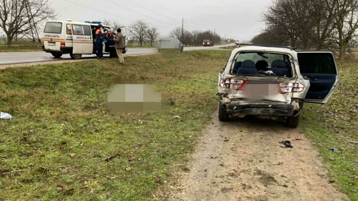 Смертельная авария в Теленештском районе: автобус врезался в автомобиль (ФОТО)