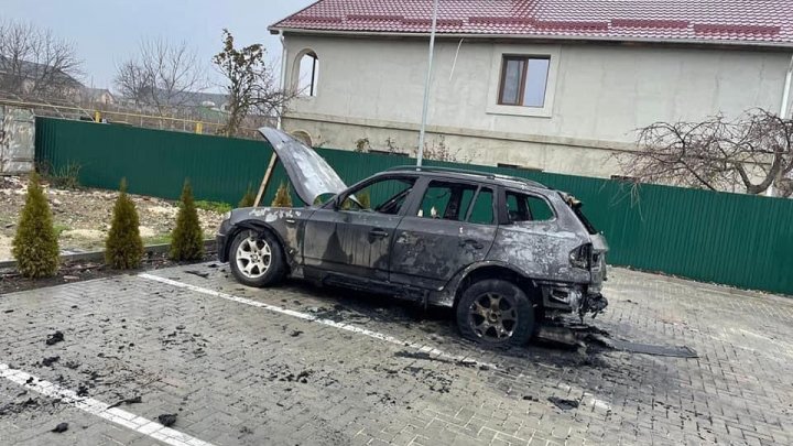 Поджог автомобиля семьи зампредседателя каушанской территориальной организации Платформы DA попал на ВИДЕО