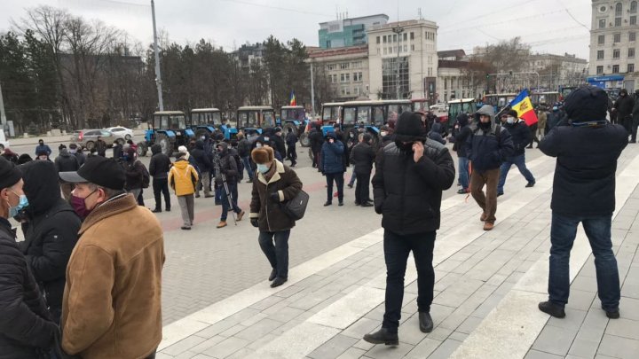 Протест фермеров у здания правительства: к ним примкнули перевозчики и представители HoReCa (ФОТО, ВИДЕО)