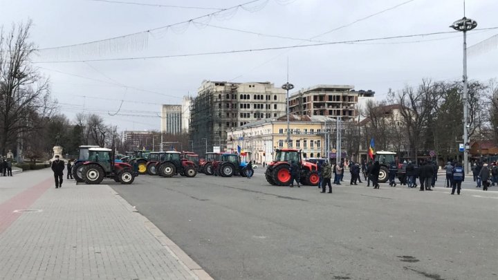 Протест фермеров у здания правительства: к ним примкнули перевозчики и представители HoReCa (ФОТО, ВИДЕО)