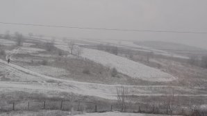 Жители центра и юга Молдовы радуются снегу, а синоптики обнадеживают новыми прогнозами