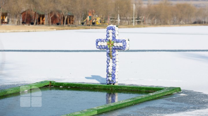 Крещенские традиции в селе Ратуш (ФОТОРЕПОРТАЖ)