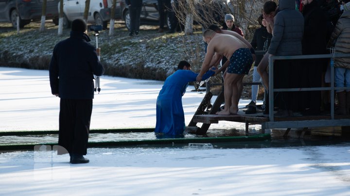 Крещенские традиции в селе Ратуш (ФОТОРЕПОРТАЖ)