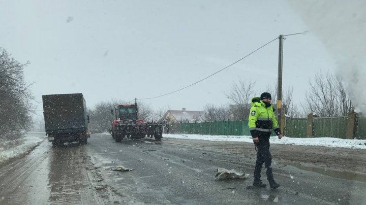 Трактор с плугом и легковушка не поделили дорогу в Кантемирском районе (ФОТО)