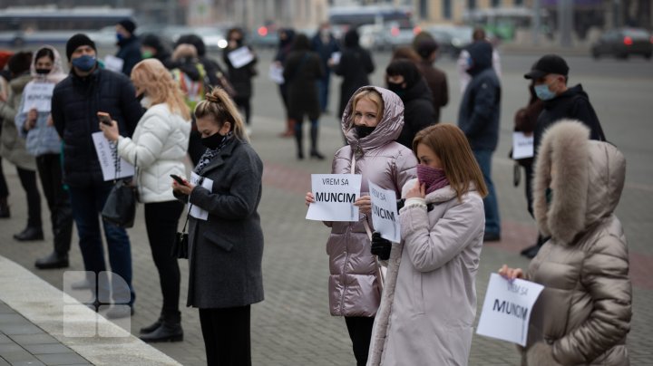 "Мы хотим работать": Протест продавцов торговых центров на площади Великого национального собрания