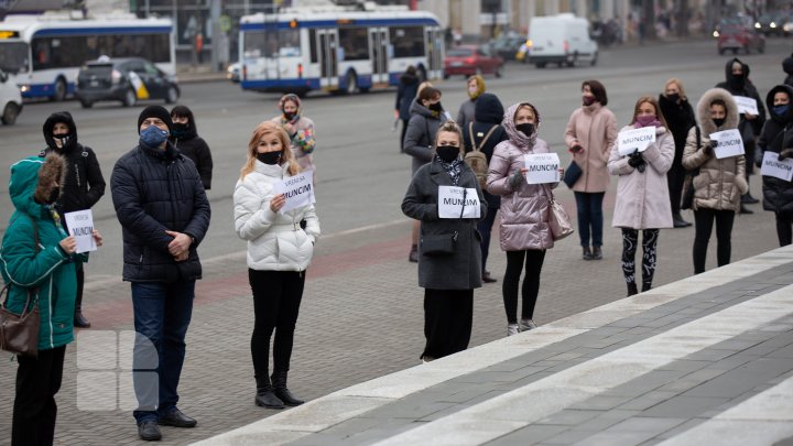 "Мы хотим работать": Протест продавцов торговых центров на площади Великого национального собрания