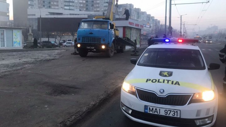 В столице эвакуировали киоск, принадлежащий вице-претору Чекан (ФОТО)