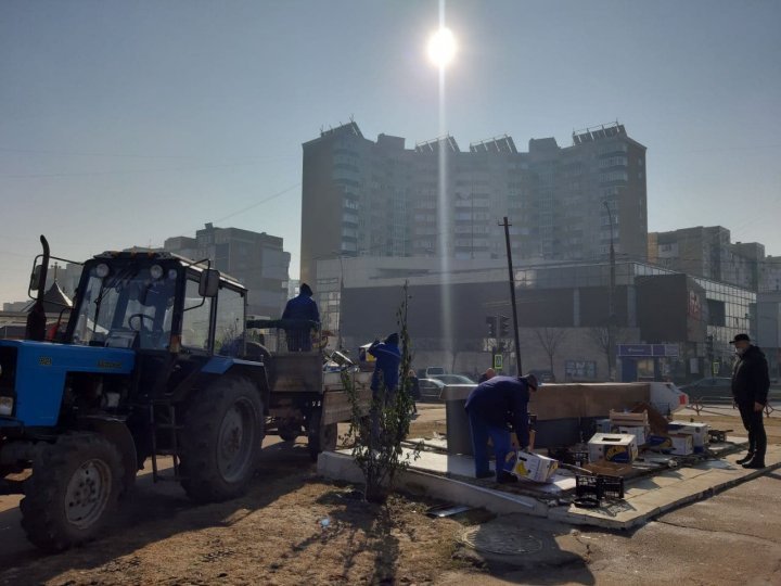 В столице эвакуировали киоск, принадлежащий вице-претору Чекан (ФОТО)