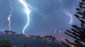 Вспышка и всё погасло: сильная гроза оставила без электроэнергии жителей Мадейры (ВИДЕО)