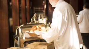 Ставку НДС для ресторанно-гостиничного бизнеса снизили вдвое