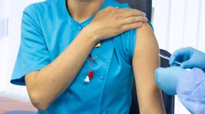 Статистика обнадеживает: как перенесли вакцинацию препаратом AstraZeneca большинство медработников