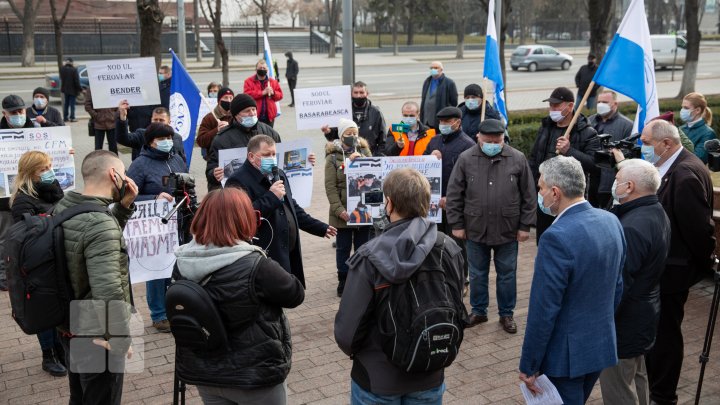 Молдову накрала волна протестов железнодорожников: в Кишинев с периферии съехались десятки рабочих (ФОТО)