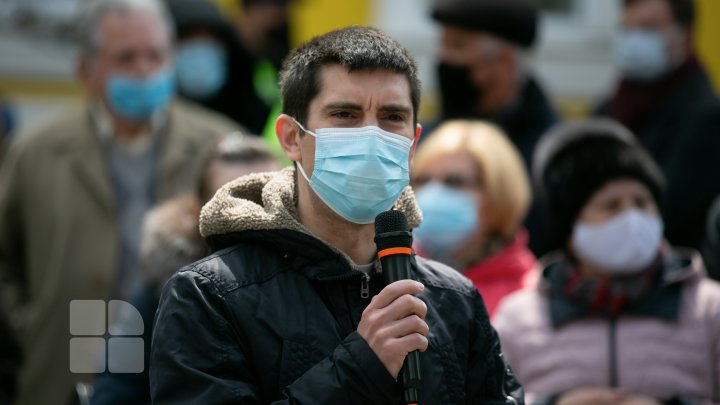 Протест в Кишинёве: сторонники ПДС собрались у Конституционного суда (ФОТО)