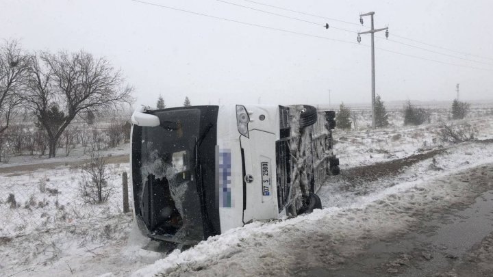 Автобус с российскими туристами попал в аварию в турецкой Анталье (ФОТО, ВИДЕО)