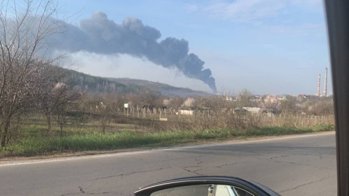 Сильный пожар на столичной улице Каля Басарабией: огонь охватил склад с краской (ФОТО)