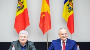 Владимиру Воронину - 80 лет: Игорь Додон горячо поздравил политика с днем рождения