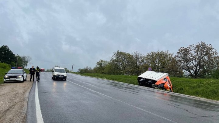 В окрестностях села Пересечина из-за мокрой дороги произошли два ДТП (ФОТО, ВИДЕО)