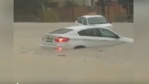В воде по горло: дожди затопили Сочи, погиб человек