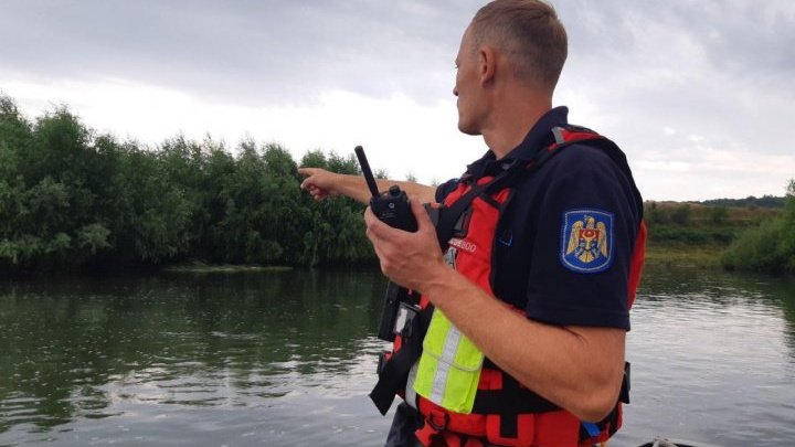 Водолазы нашли тело подростка, утонувшего недавно в Днестре