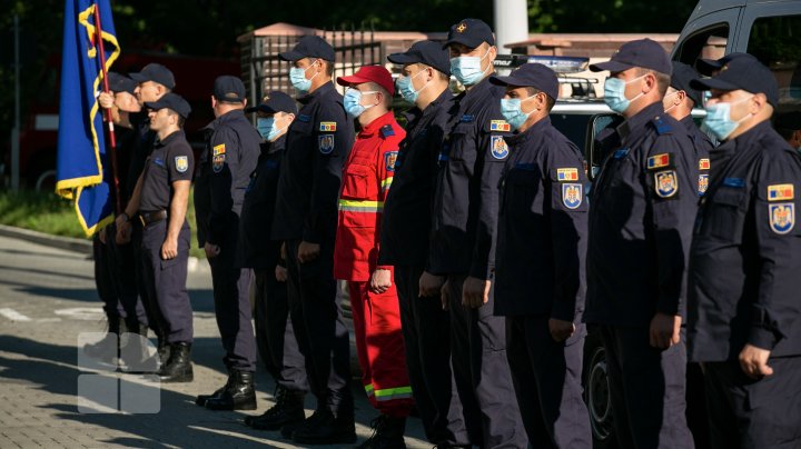 Пожарные из Молдовы отправились в Грецию помогать в борьбе с огнём (ФОТОРЕПОРТАЖ)