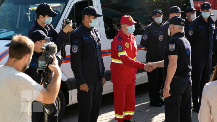 Пожарные из Молдовы отправились в Грецию помогать в борьбе с огнём (ФОТОРЕПОРТАЖ)