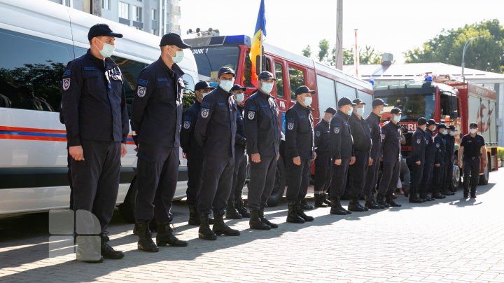 Пожарные из Молдовы отправились в Грецию помогать в борьбе с огнём (ФОТОРЕПОРТАЖ)