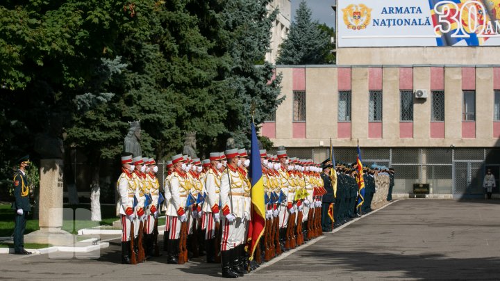 Парада не было: как прошел День национальной армии (ФОТО)