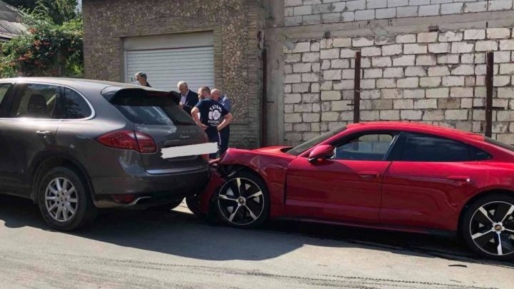 Десятки тысяч евро вдребезги: в столице столкнулись два Porsche и "Фольксваген" (ФОТО)