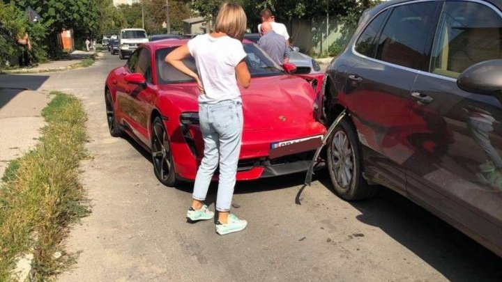 Десятки тысяч евро вдребезги: в столице столкнулись два Porsche и "Фольксваген" (ФОТО)