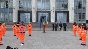 Молдавские медики отправились помогать коллегам из Румынии в борьбе с COVID-19