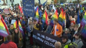 "Мы — Европа": десятки тысяч поляков вышли на улицы после скандального решения Конституционного суда