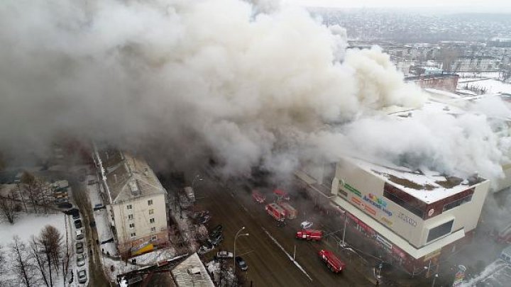 Суд в Кемерове вынес приговоры восьми фигурантам дела о пожаре в торговом центре "Зимняя вишня"