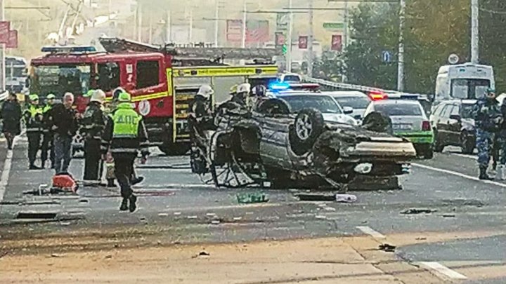 Жуткая авария в Бендерах: машина такси перевернулась, водителя отбросило на несколько метров (ФОТО, ВИДЕО)