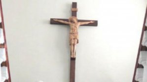 Митрополия Молдовы осудила решение ВСП о демонтаже распятия в холле МВД