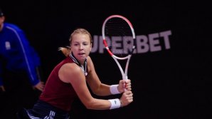 Итоговый турнир WTA: в финал вышли Гарбинье Мугуруса и Анетт Контавейт