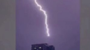 Более миллиона молний за сутки: на Австралию обрушились худшие за 20 лет ливни