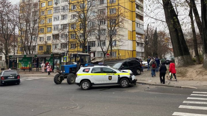 Машина полиции попала в ДТП на Буюканах (ВИДЕО)