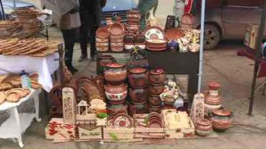 Ремесленная ярмарка в столице дарит Рождество: многие посетители приобрели сувениры к новогодним праздникам