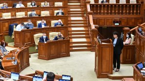 Оппозиция раскритиковала кабмин и потребовала созвать чрезвычайное заседание