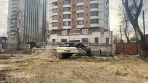 На улице Лазо возобновили незаконную стройку