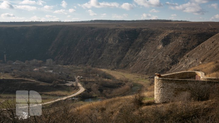 Полицейские выяснили, кто разгромил смотровую площадку в Старом Оргееве (ФОТО)