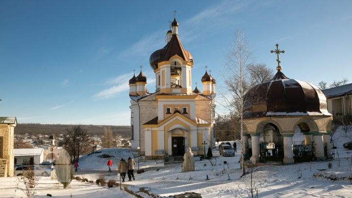 Крещение Господне: как в Молдове отметили праздник (ФОТО)