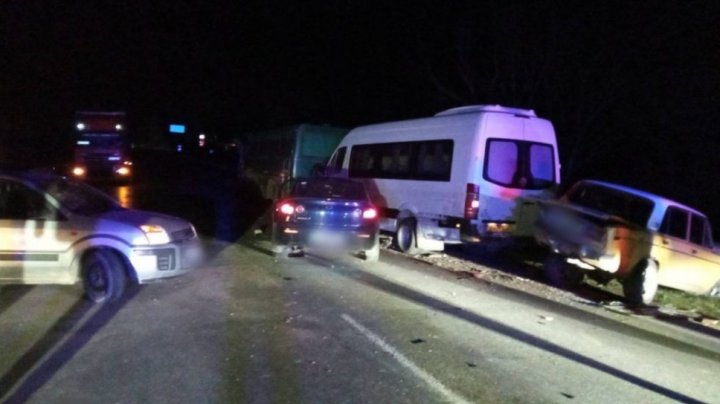 В Дондюшанском районе автоледи в нетрезвом состоянии разбила четыре машины (ФОТО)