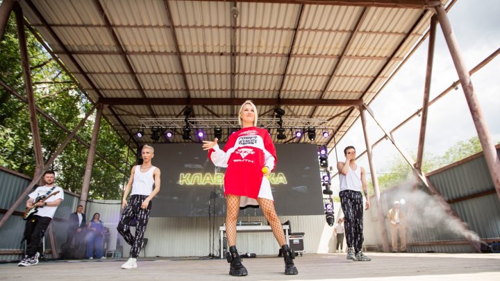 По инициативе Илана Шора Клава Кока выступила в Тараклии по случаю Дня защиты детей