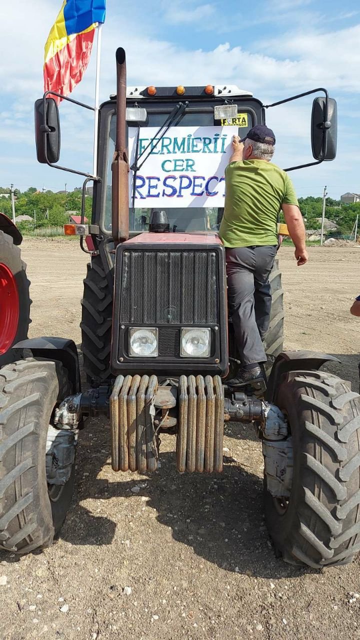 Фермеры протестуют: утром на трассах во многих районах страны была замечена техника (ВИДЕО)