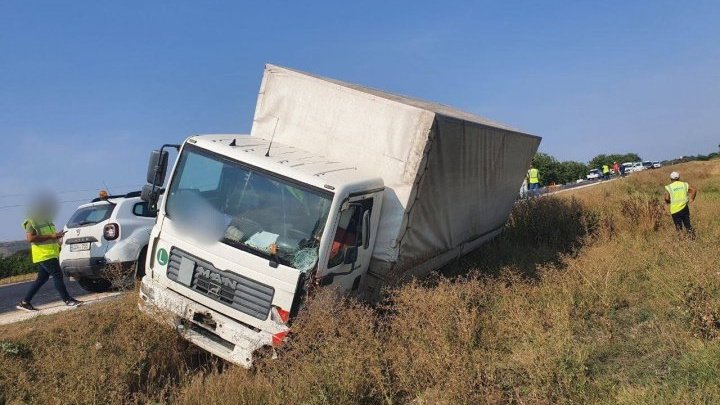 В районе Теленешть рабочего, ремонтировавшего дорогу, насмерть сбил грузовик