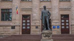 Константин Олариу: Национальная библиотека сможет работать в здании бывшей Духовной семинарии